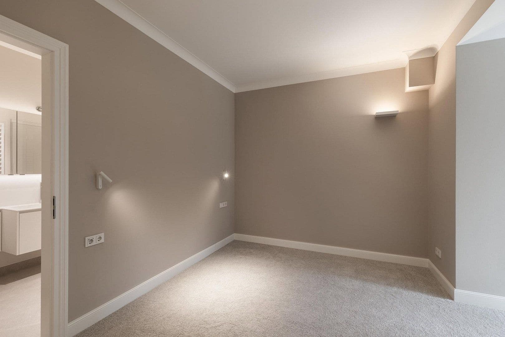 Pronájem bytu 4+1 104 m², Kennedydamm 7, Düsseldorf, Severní Porýní-Vestfálsko Pronájem bytu 4+1 104 m², Kennedydamm 7, Düsseldorf, Severní Porýní-Vestfálsko