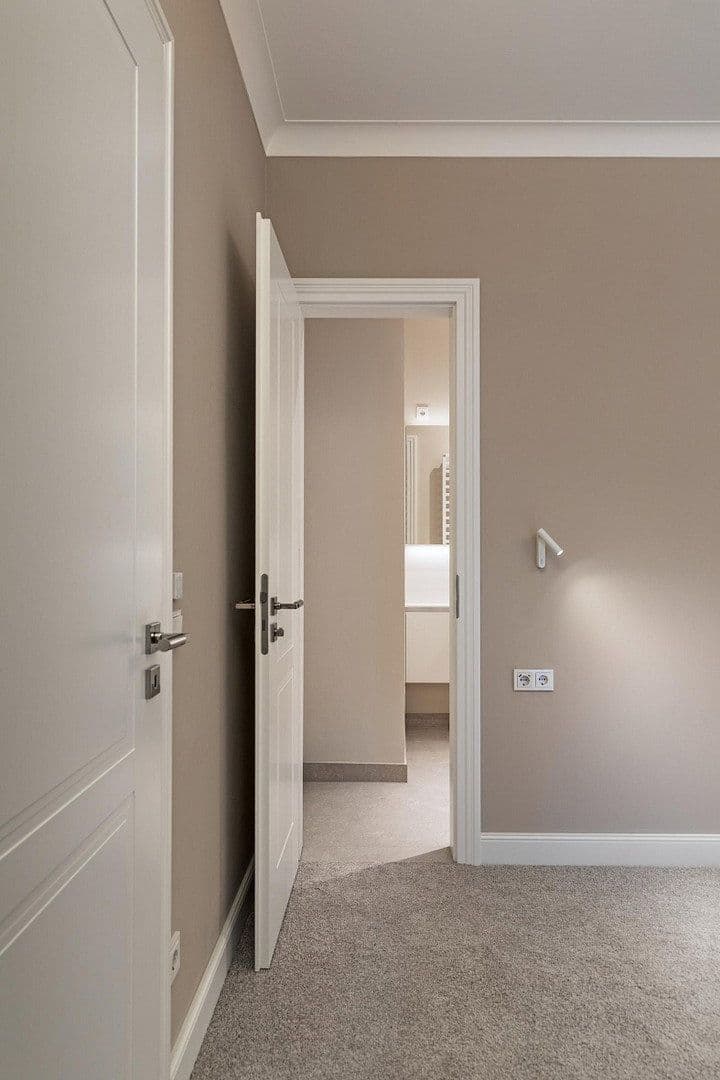 Pronájem bytu 4+1 104 m², Kennedydamm 7, Düsseldorf, Severní Porýní-Vestfálsko Pronájem bytu 4+1 104 m², Kennedydamm 7, Düsseldorf, Severní Porýní-Vestfálsko