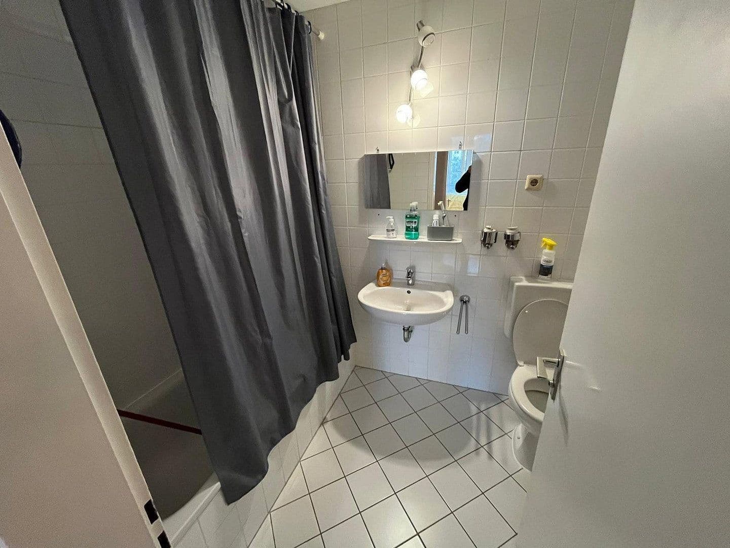 Pronájem bytu 15 m², Adenauerstraße 5, Puchheim, Bavorsko Pronájem bytu 15 m², Adenauerstraße 5, Puchheim, Bavorsko