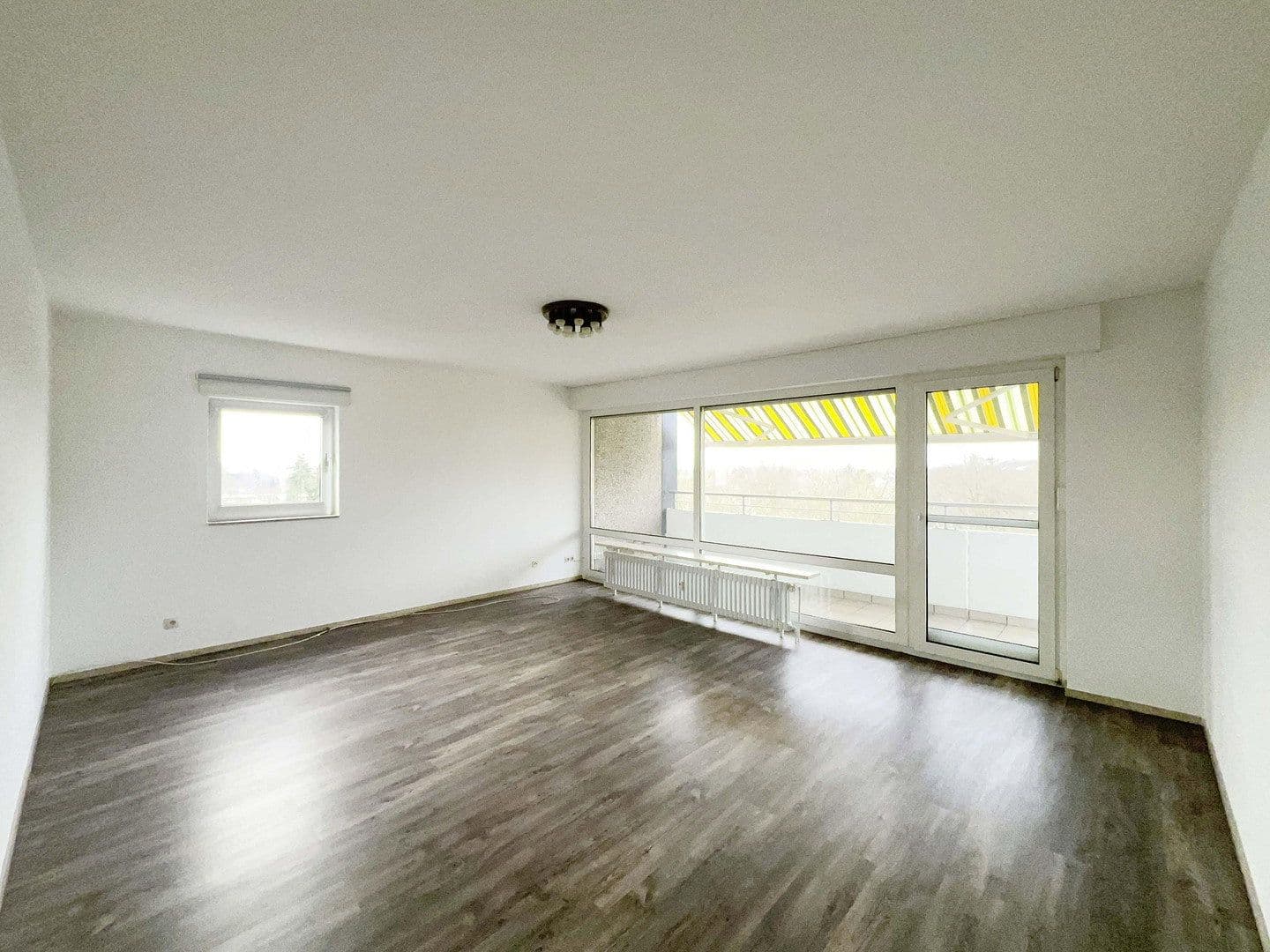 Pronájem bytu 3+1 91 m², Tilsiterweg 3, Kaarst, Severní Porýní-Vestfálsko Pronájem bytu 3+1 91 m², Tilsiterweg 3, Kaarst, Severní Porýní-Vestfálsko