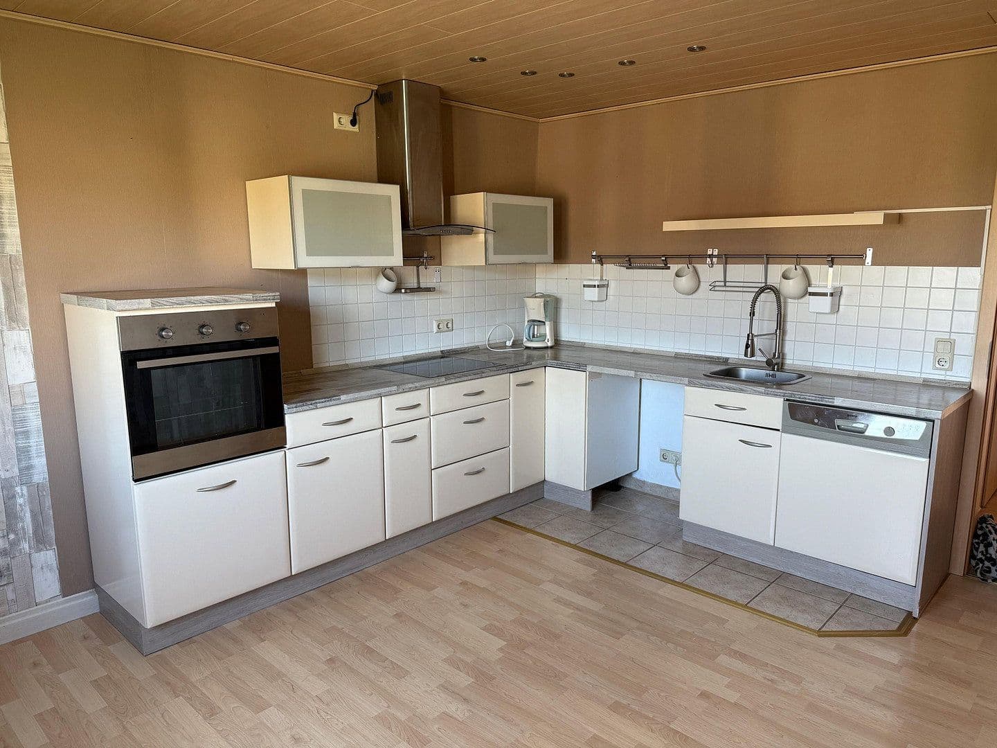 Pronájem bytu 3+1 75 m², Am Rauschenweg 38, Kaiserslautern, Porýní-Falc Pronájem bytu 3+1 75 m², Am Rauschenweg 38, Kaiserslautern, Porýní-Falc