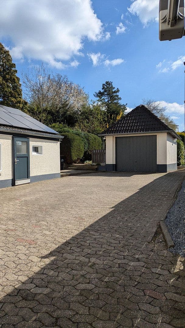 Prodej domu 165 m², pozemek 820 m², Essen, Severní Porýní-Vestfálsko Prodej domu 165 m², pozemek 820 m², Essen, Severní Porýní-Vestfálsko