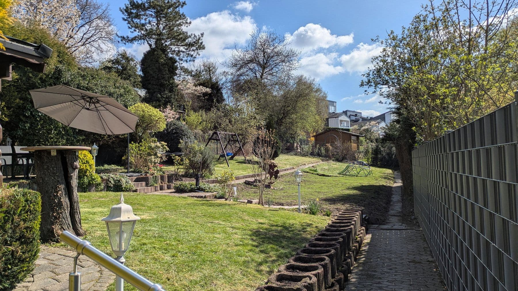 Prodej domu 165 m², pozemek 820 m², Essen, Severní Porýní-Vestfálsko Prodej domu 165 m², pozemek 820 m², Essen, Severní Porýní-Vestfálsko