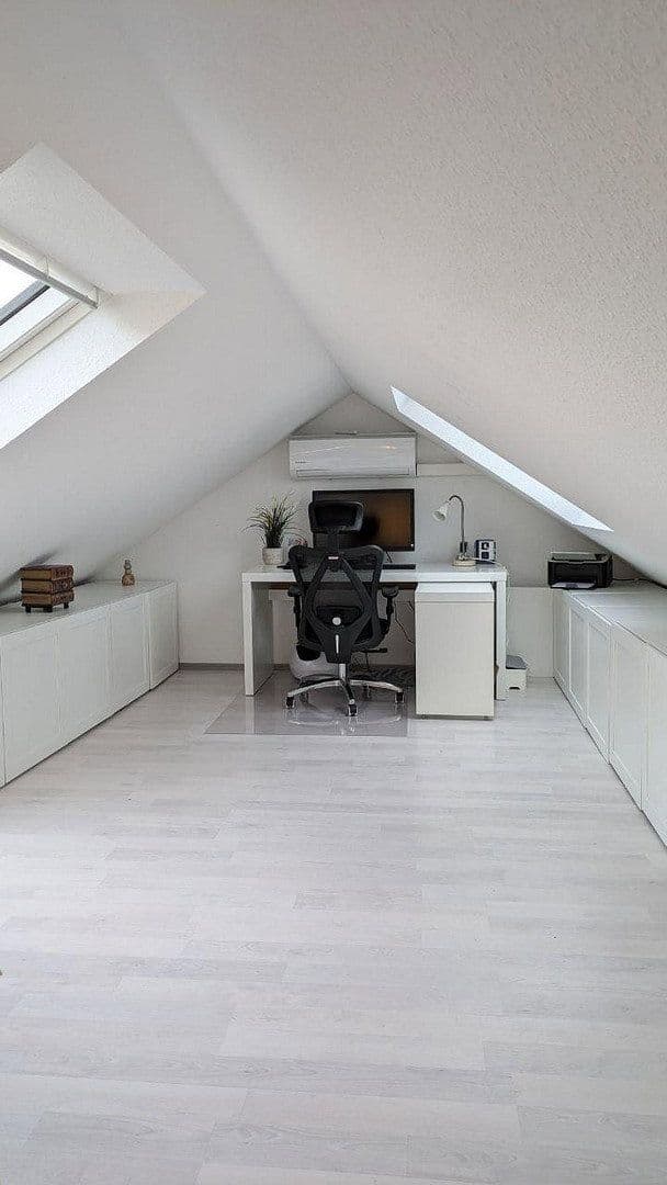 Prodej domu 165 m², pozemek 820 m², Essen, Severní Porýní-Vestfálsko Prodej domu 165 m², pozemek 820 m², Essen, Severní Porýní-Vestfálsko