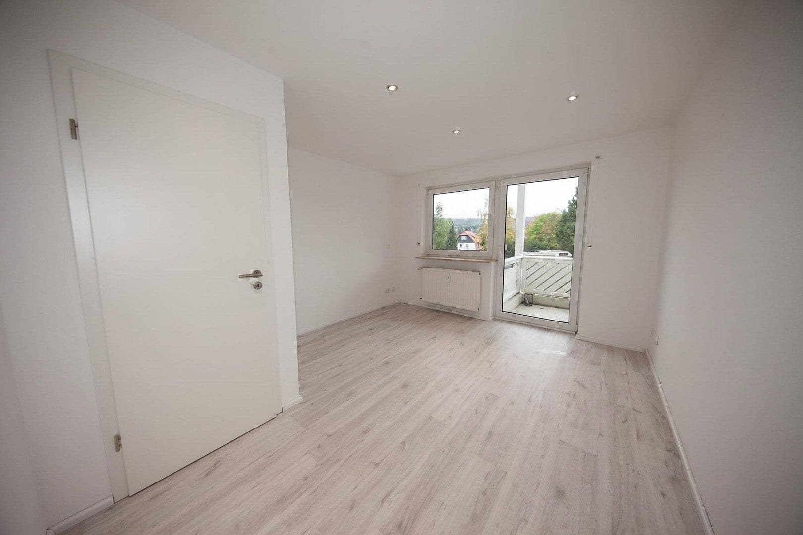 Pronájem bytu 2+1 49 m², Ilmenava, Durynsko Pronájem bytu 2+1 49 m², Ilmenava, Durynsko