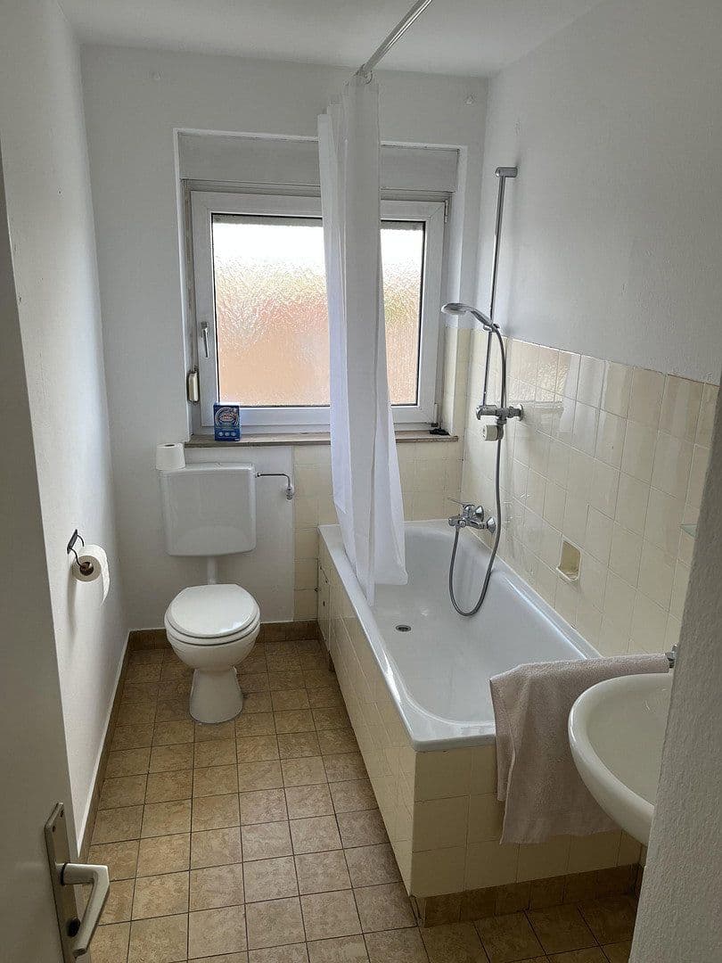 Pronájem bytu 16 m², Hügelweg 8, Gerlingen, Bádensko-Württembersko Pronájem bytu 16 m², Hügelweg 8, Gerlingen, Bádensko-Württembersko