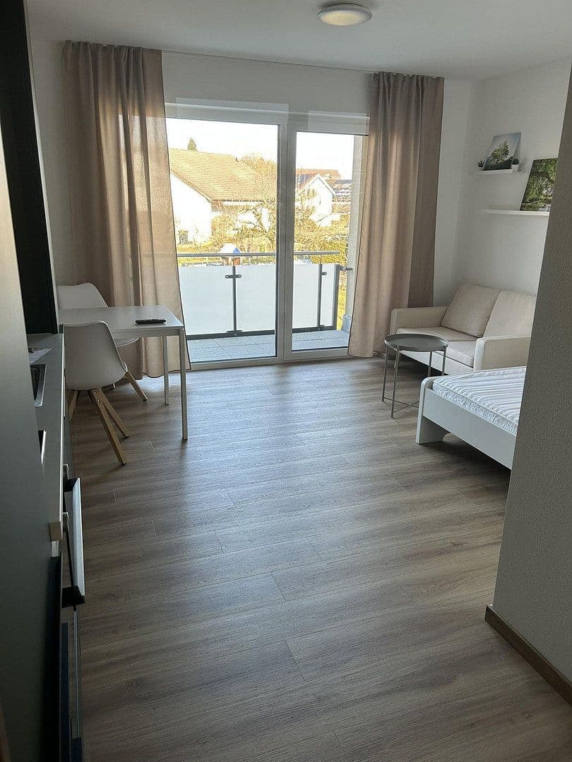 Pronájem bytu 1+1 28 m², Künzelsau, Bádensko-Württembersko Pronájem bytu 1+1 28 m², Künzelsau, Bádensko-Württembersko