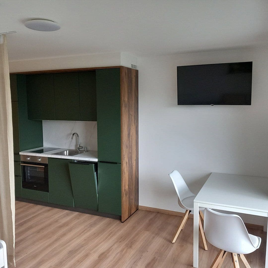 Pronájem bytu 1+1 28 m², Künzelsau, Bádensko-Württembersko Pronájem bytu 1+1 28 m², Künzelsau, Bádensko-Württembersko