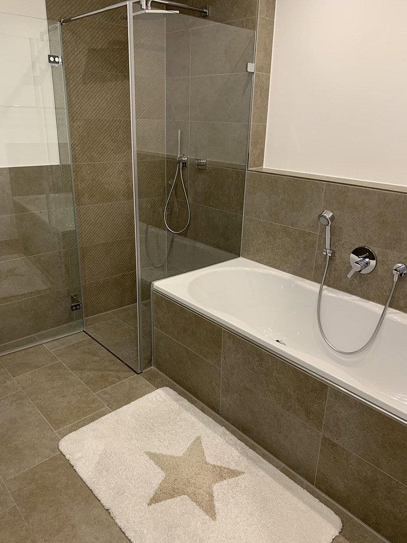 Pronájem bytu 3+1 87 m², Neudörferstr. 23, Nürnberg, Bavorsko Pronájem bytu 3+1 87 m², Neudörferstr. 23, Nürnberg, Bavorsko