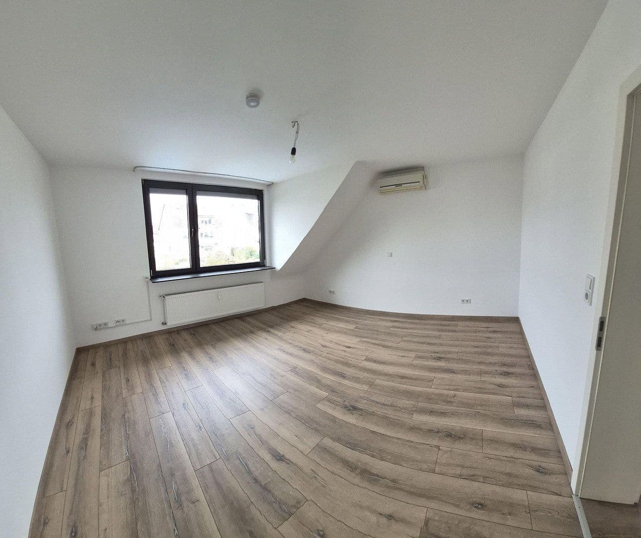 Pronájem bytu 4+kk 116 m², Schubertstrasse, Dreieich, Hessen Pronájem bytu 4+kk 116 m², Schubertstrasse, Dreieich, Hessen