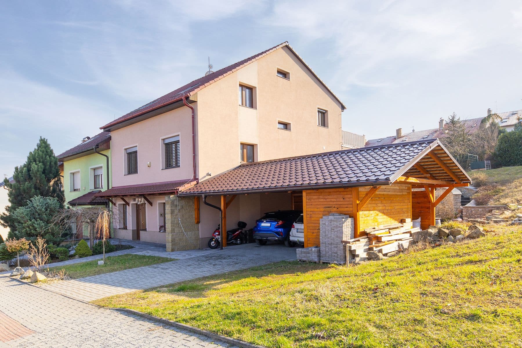 Prodej domu 300 m², pozemek 776 m², Bří Čapků, Náměšť nad Oslavou, Kraj Vysočina Prodej domu 300 m², pozemek 776 m², Bří Čapků, Náměšť nad Oslavou, Kraj Vysočina