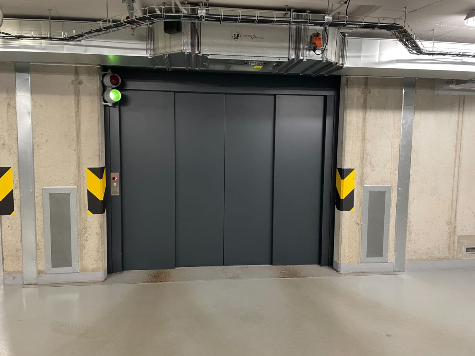 Pronájem garáže 13 m², Pod Barvířkou, Praha, Praha Pronájem garáže 13 m², Pod Barvířkou, Praha, Praha