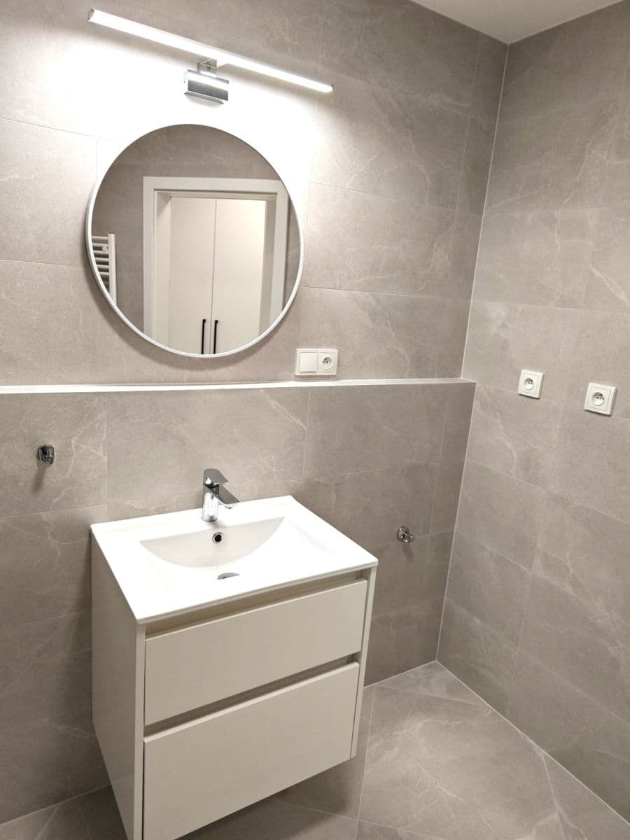 Pronájem bytu 1+kk 45 m², Dukelská, Benešov, Středočeský kraj Pronájem bytu 1+kk 45 m², Dukelská, Benešov, Středočeský kraj