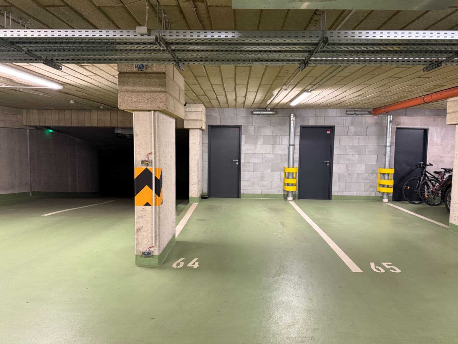 Pronájem garáže 12 m², Praha, Praha Pronájem garáže 12 m², Praha, Praha