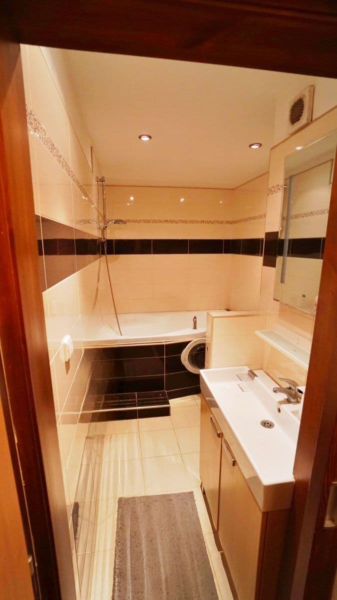 Pronájem bytu 2+1 64 m², Bodláková, Hoštka, Ústecký kraj Pronájem bytu 2+1 64 m², Bodláková, Hoštka, Ústecký kraj