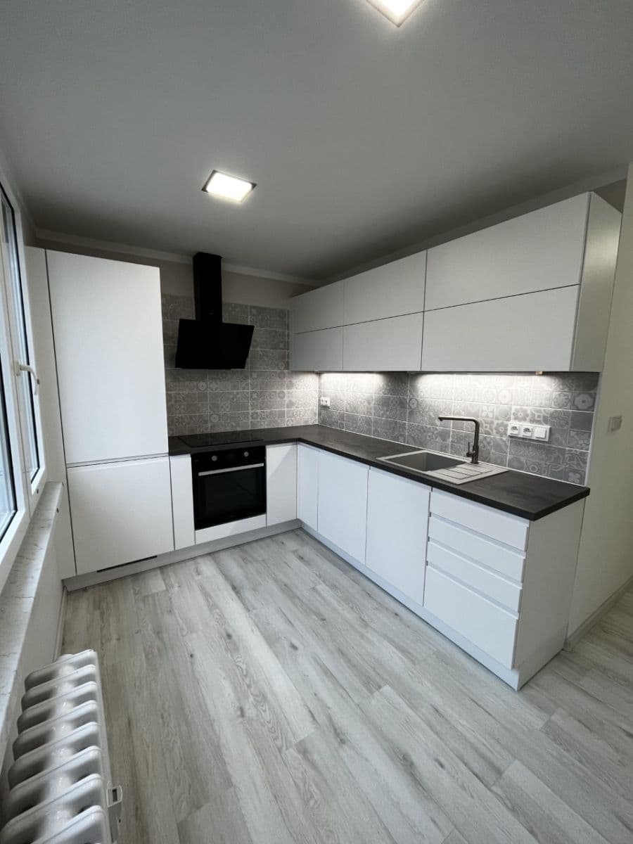 Prodej bytu 2+1 62 m², Maďarská, Karlovy Vary, Karlovarský kraj Prodej bytu 2+1 62 m², Maďarská, Karlovy Vary, Karlovarský kraj