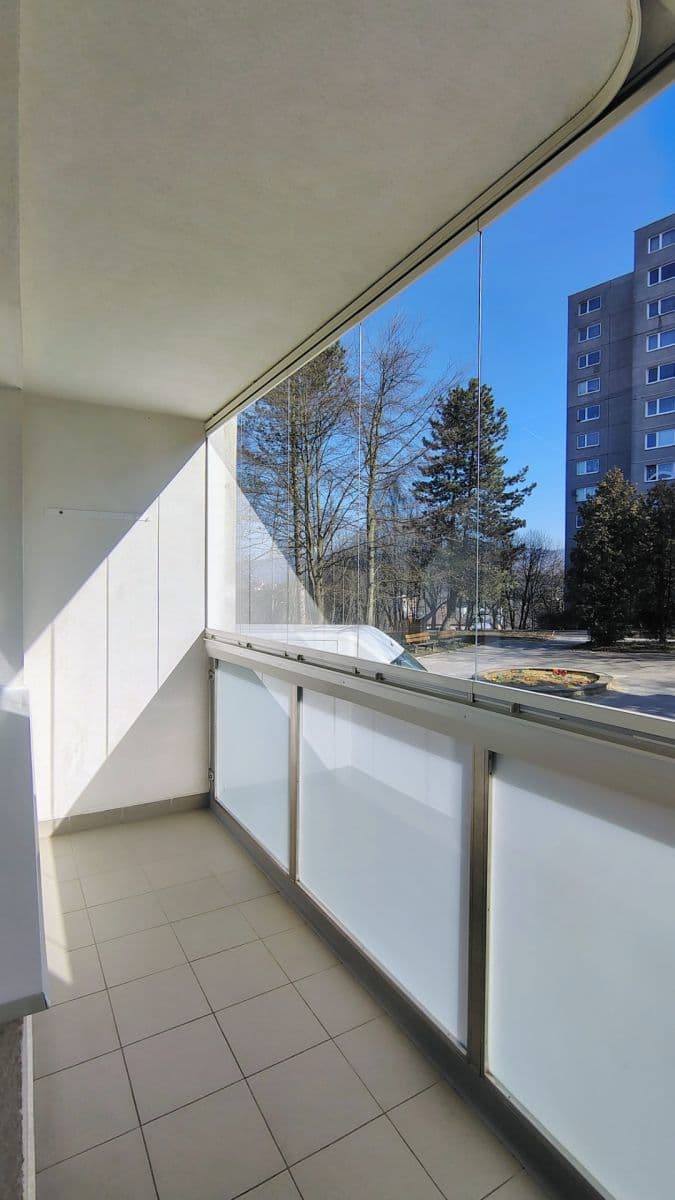 Pronájem bytu 3+1 70 m², Sametová, Liberec, Liberecký kraj Pronájem bytu 3+1 70 m², Sametová, Liberec, Liberecký kraj