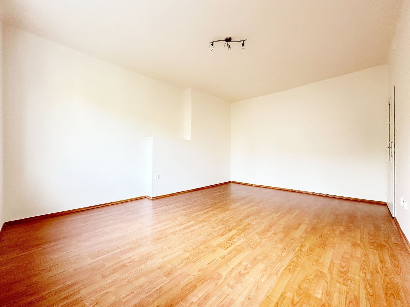Pronájem bytu 2+kk 54 m², Kafkova, Praha, Praha Pronájem bytu 2+kk 54 m², Kafkova, Praha, Praha