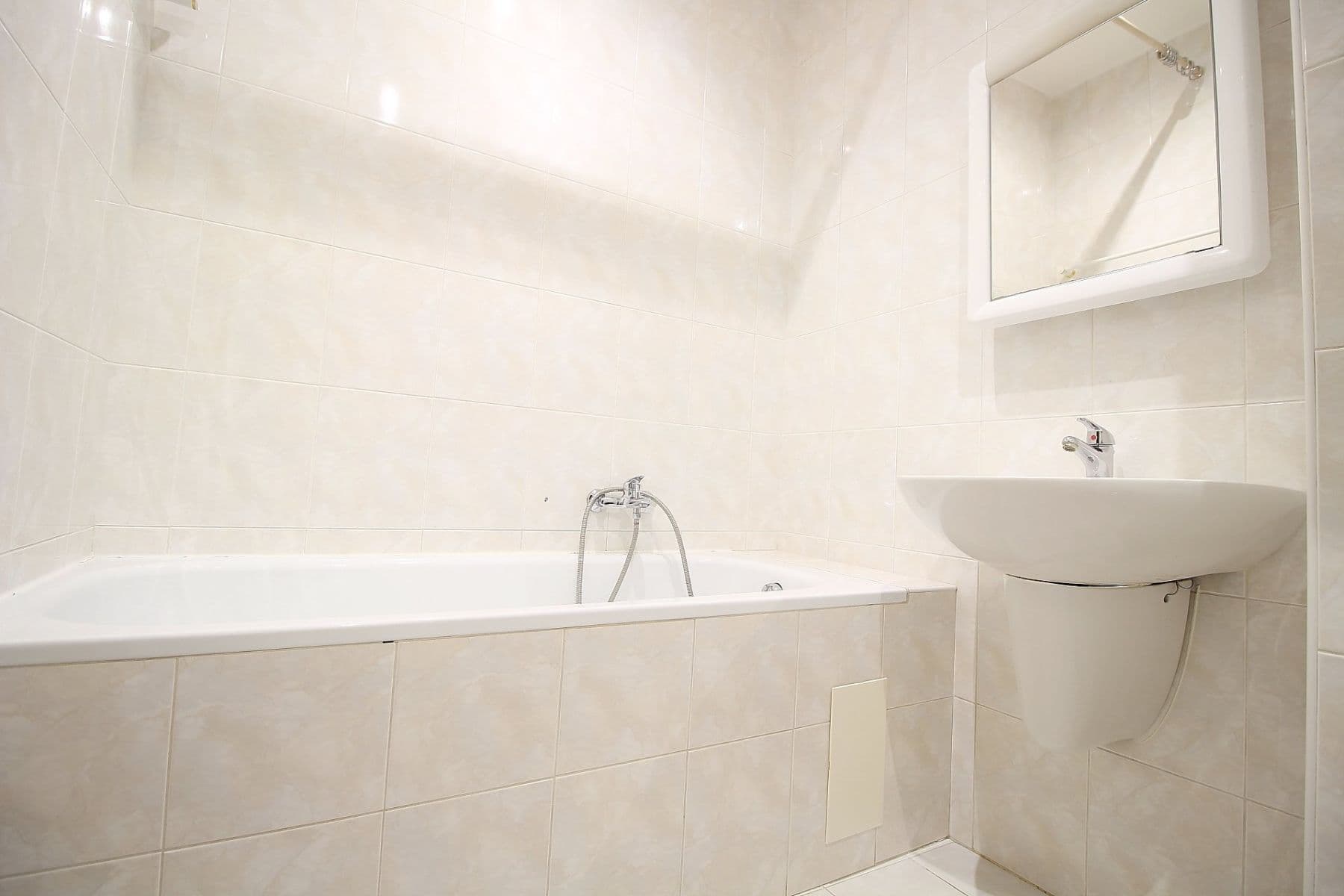 Pronájem bytu 2+1 56 m², Lublaňská, Praha, Praha Pronájem bytu 2+1 56 m², Lublaňská, Praha, Praha