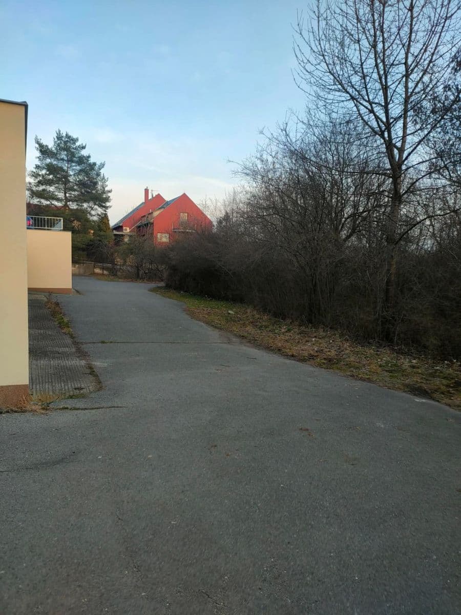 Pronájem garáže 18 m², Pod Vrstevnicí, Praha, Praha Pronájem garáže 18 m², Pod Vrstevnicí, Praha, Praha