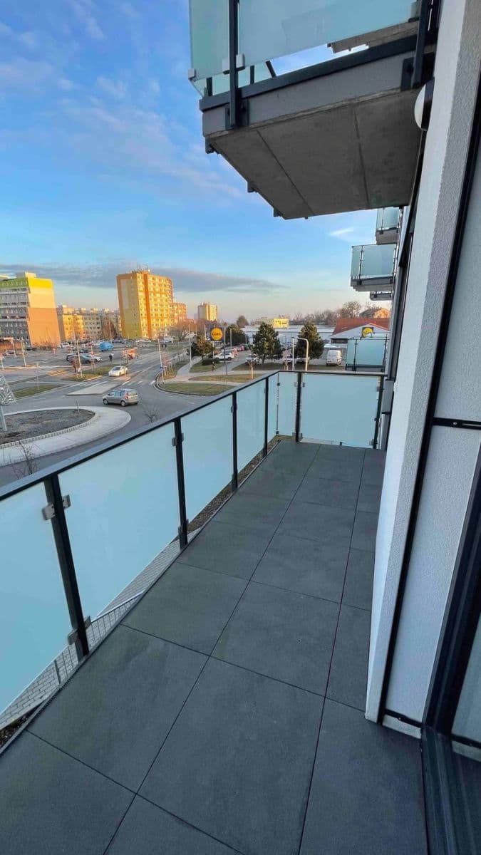 Pronájem bytu 3+kk 69 m², Americká, Kladno, Středočeský kraj Pronájem bytu 3+kk 69 m², Americká, Kladno, Středočeský kraj