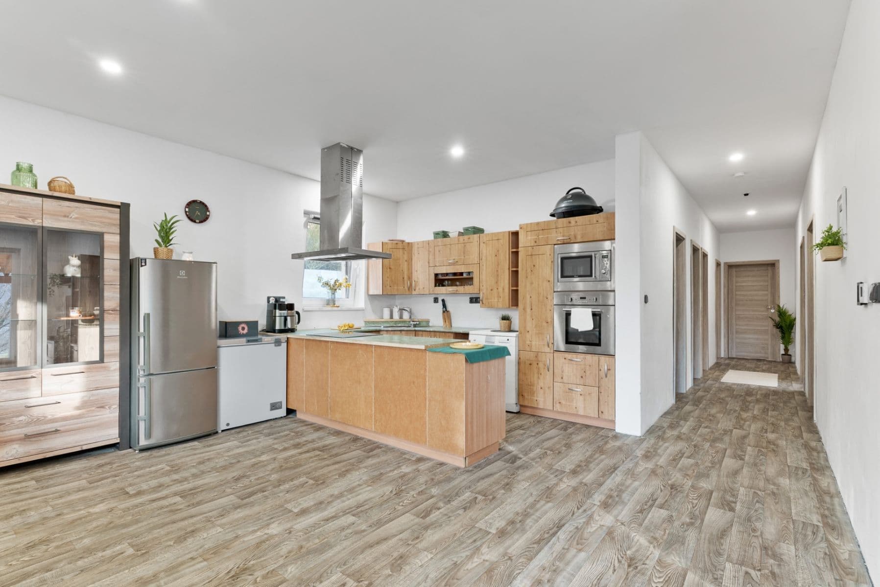 Prodej domu 126 m², pozemek 2.028 m², Hrdlořezy, Středočeský kraj Prodej domu 126 m², pozemek 2.028 m², Hrdlořezy, Středočeský kraj