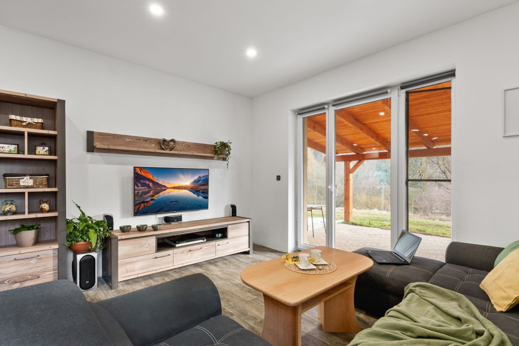 Prodej domu 126 m², pozemek 2.028 m², Hrdlořezy, Středočeský kraj Prodej domu 126 m², pozemek 2.028 m², Hrdlořezy, Středočeský kraj