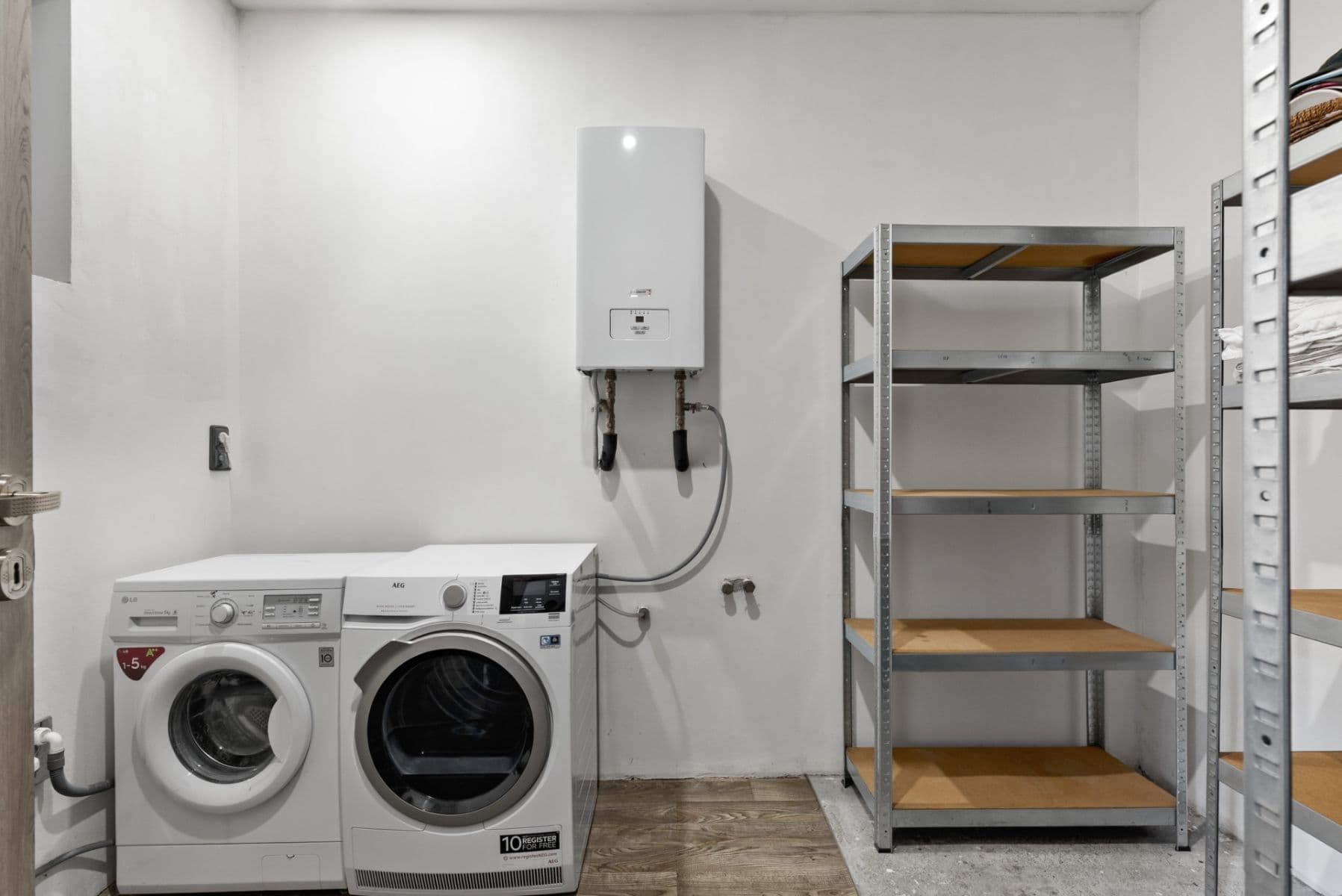 Prodej domu 126 m², pozemek 2.028 m², Hrdlořezy, Středočeský kraj Prodej domu 126 m², pozemek 2.028 m², Hrdlořezy, Středočeský kraj