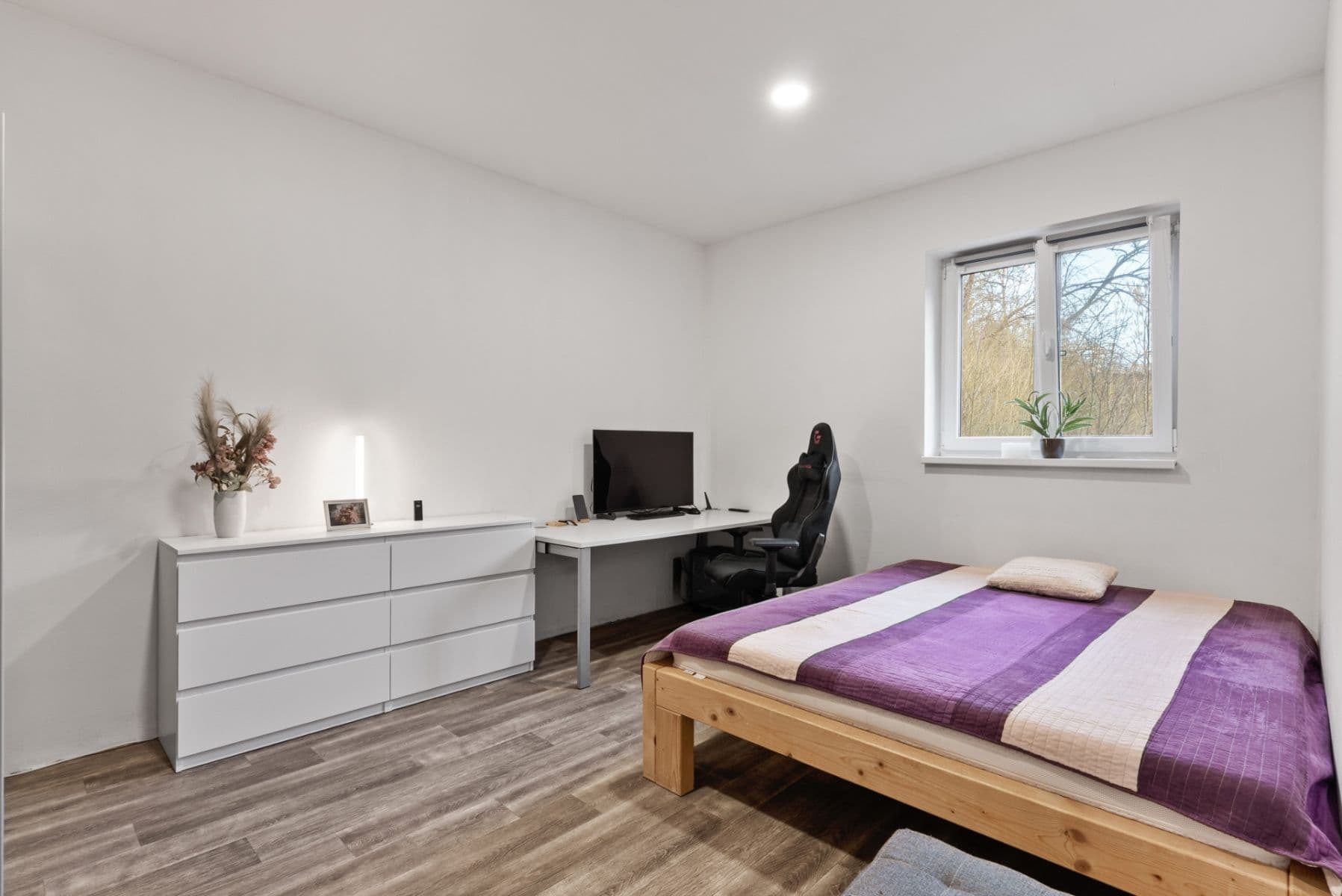Prodej domu 126 m², pozemek 2.028 m², Hrdlořezy, Středočeský kraj Prodej domu 126 m², pozemek 2.028 m², Hrdlořezy, Středočeský kraj