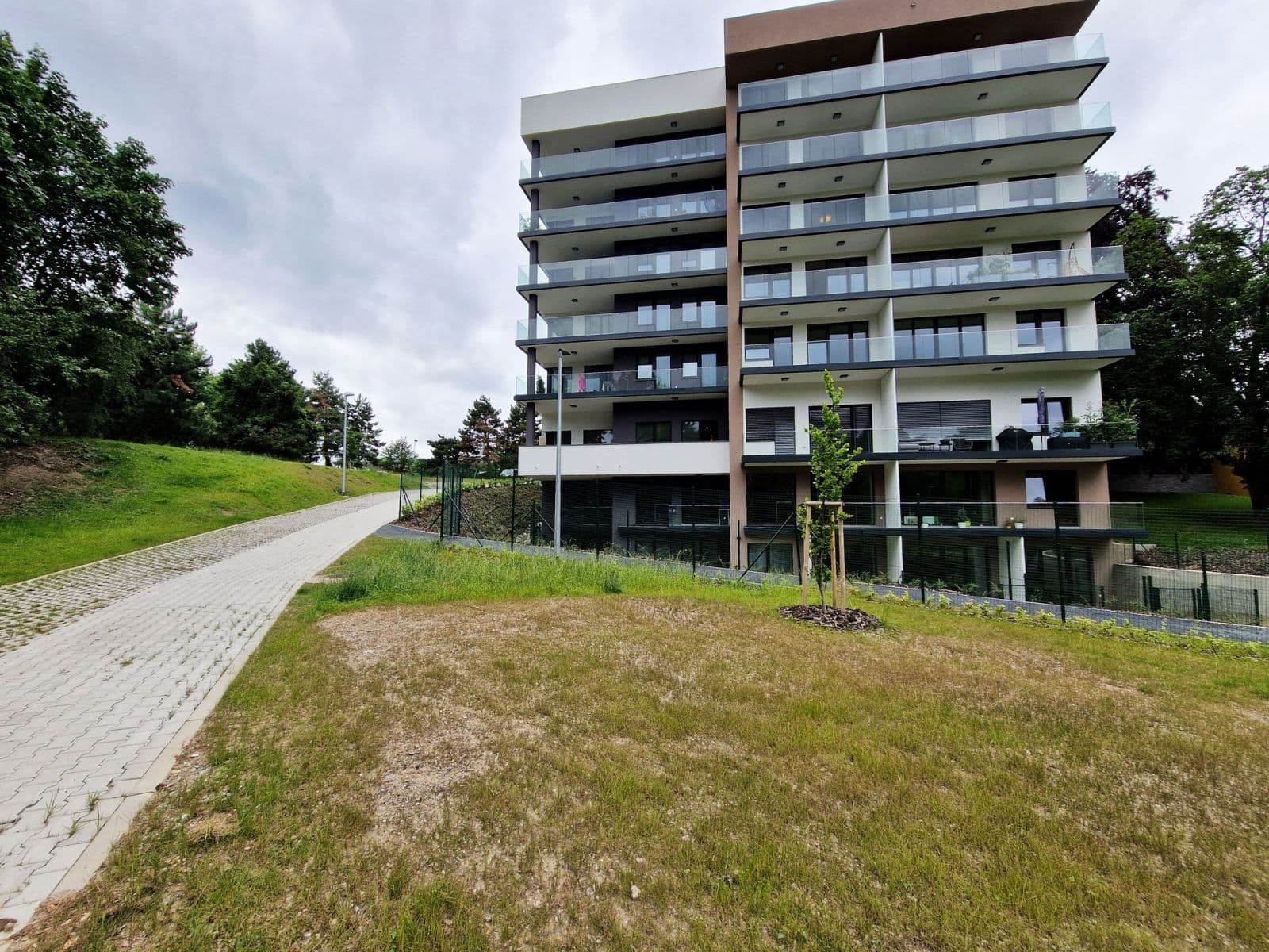 Pronájem bytu 3+kk 94 m², K Červenému vrchu, Praha, Praha Pronájem bytu 3+kk 94 m², K Červenému vrchu, Praha, Praha