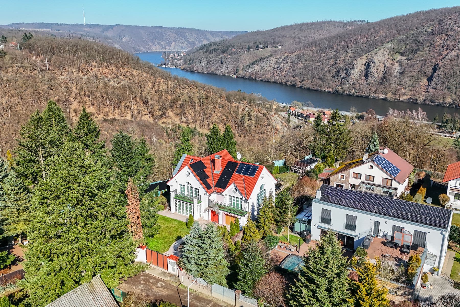 Prodej domu 297 m², pozemek 1.599 m², Na Vyhlídce, Měchenice, Středočeský kraj Prodej domu 297 m², pozemek 1.599 m², Na Vyhlídce, Měchenice, Středočeský kraj