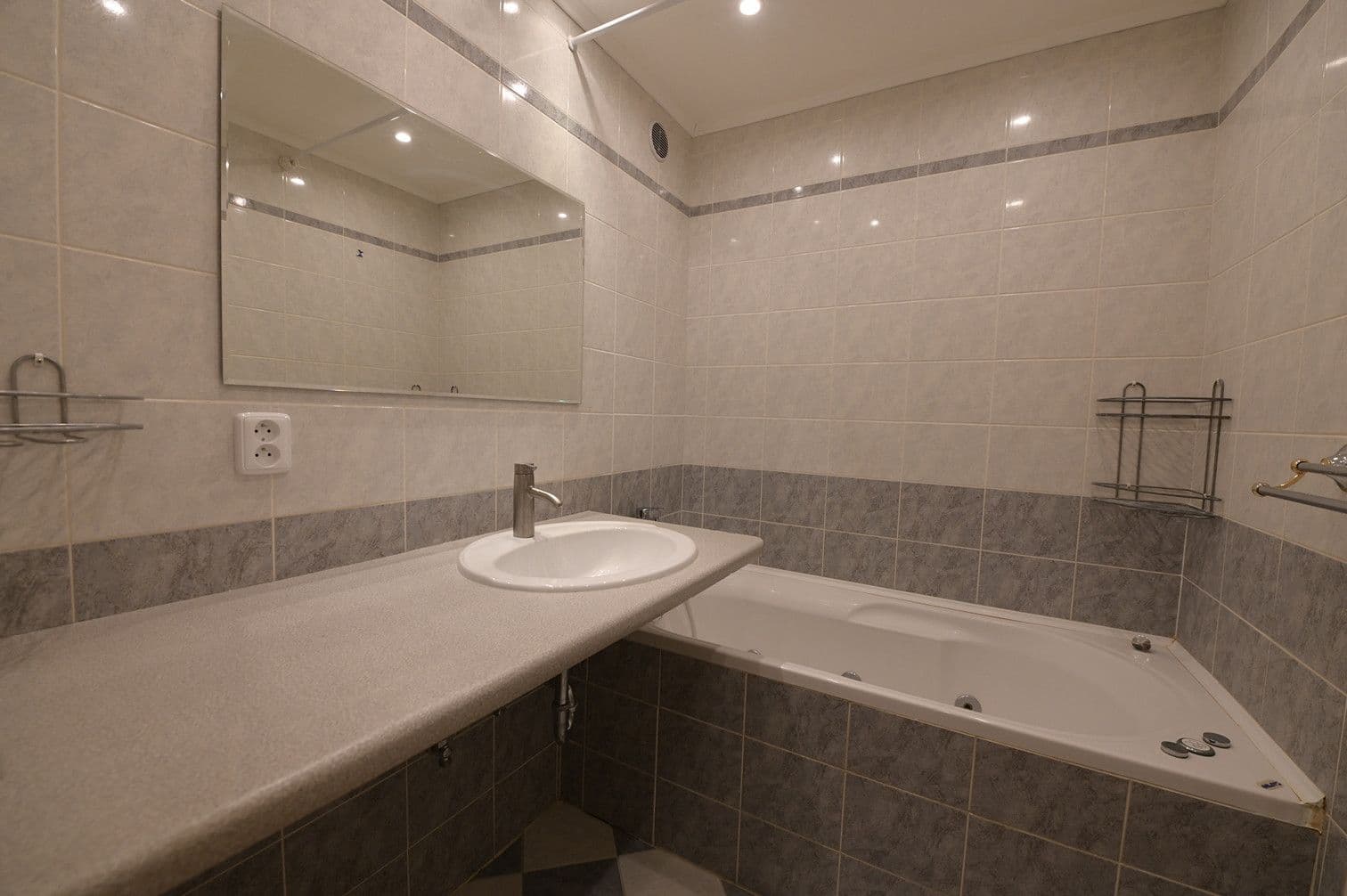 Pronájem bytu 3+1 68 m², M. Švabinského, Kladno, Středočeský kraj Pronájem bytu 3+1 68 m², M. Švabinského, Kladno, Středočeský kraj