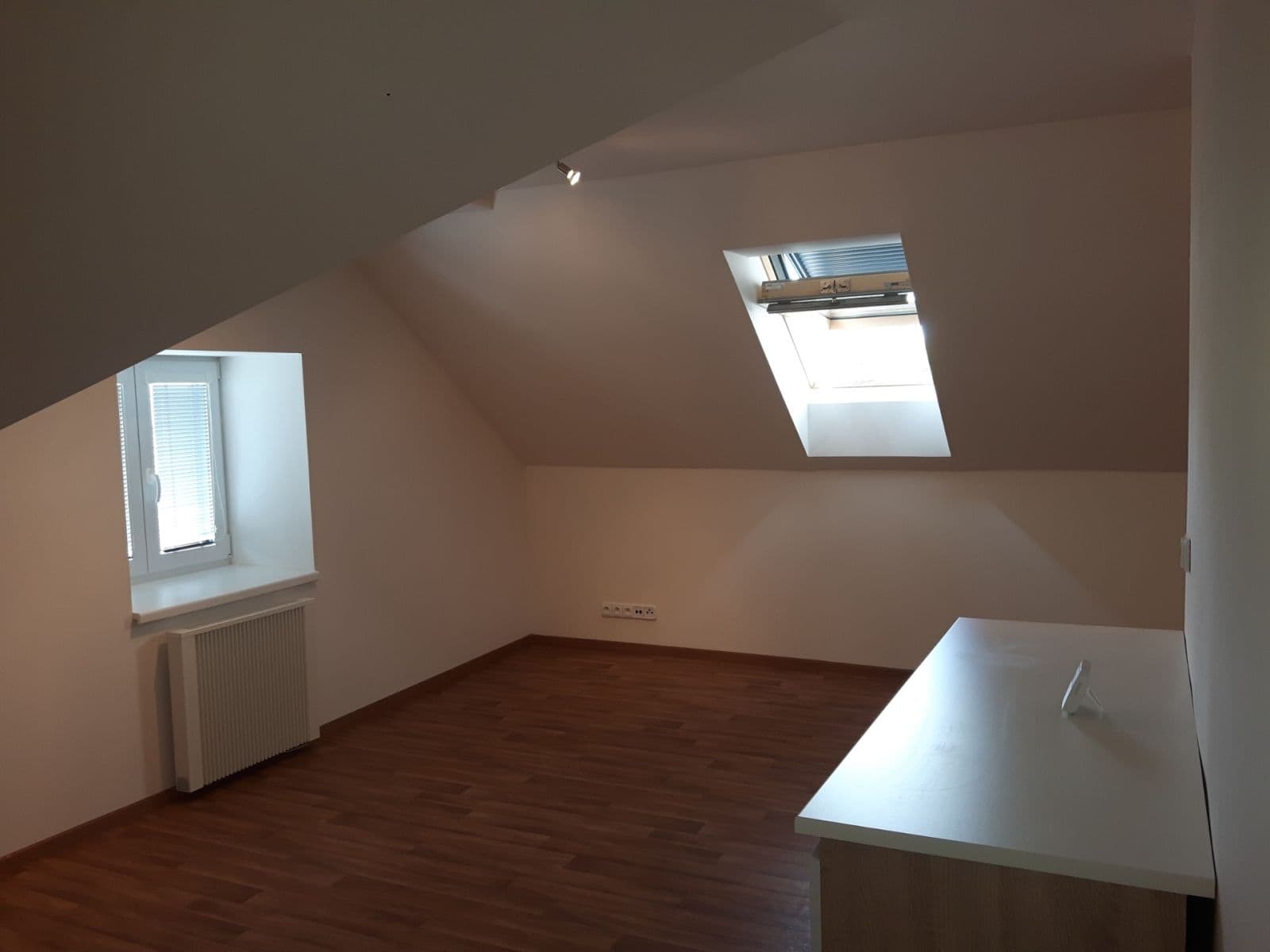 Pronájem bytu 2+kk 56 m², Ke Hřbitovu, Kolín, Středočeský kraj Pronájem bytu 2+kk 56 m², Ke Hřbitovu, Kolín, Středočeský kraj