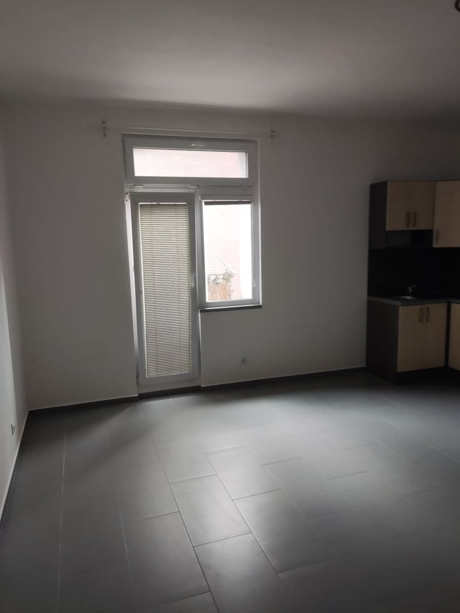 Pronájem bytu 1+kk 33 m², Pavlovská, Mikulov, Jihomoravský kraj Pronájem bytu 1+kk 33 m², Pavlovská, Mikulov, Jihomoravský kraj
