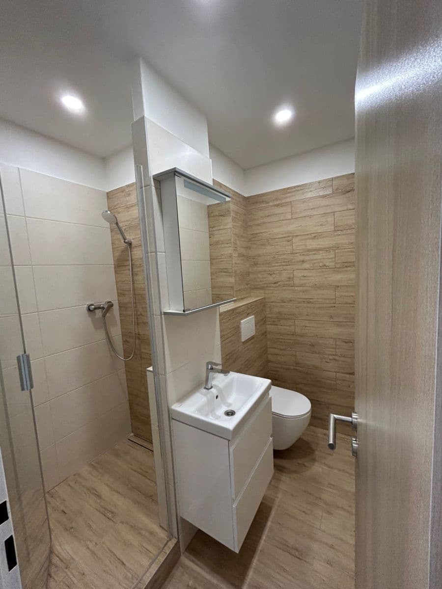 Pronájem bytu 1+kk 24 m², Heyrovského, Olomouc, Olomoucký kraj Pronájem bytu 1+kk 24 m², Heyrovského, Olomouc, Olomoucký kraj