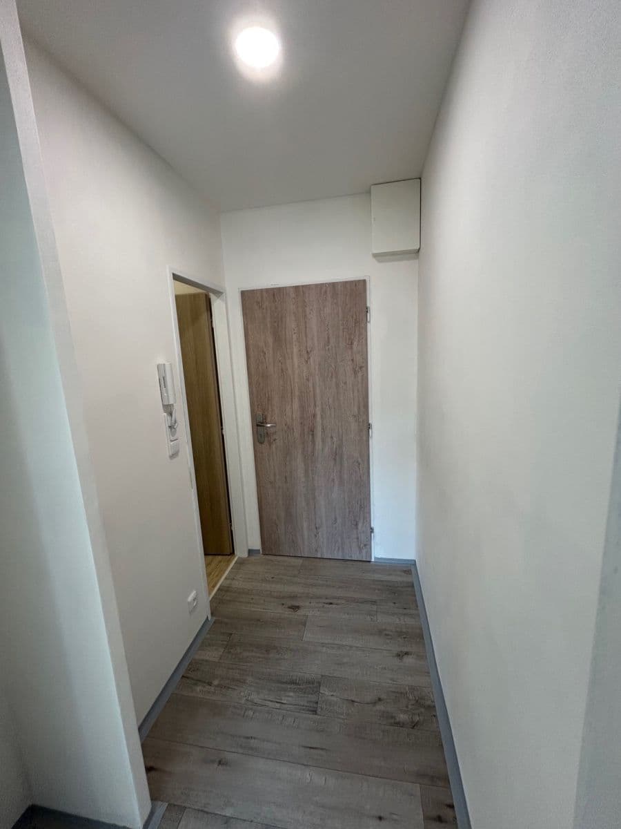 Pronájem bytu 1+kk 24 m², Heyrovského, Olomouc, Olomoucký kraj Pronájem bytu 1+kk 24 m², Heyrovského, Olomouc, Olomoucký kraj