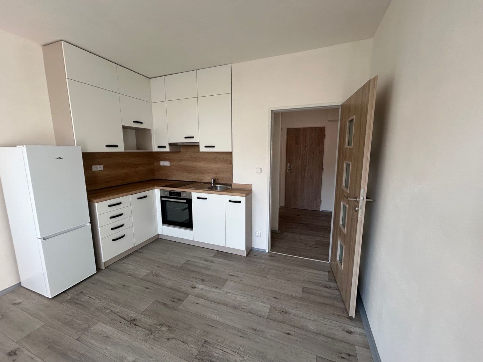 Pronájem bytu 1+kk 24 m², Heyrovského, Olomouc, Olomoucký kraj Pronájem bytu 1+kk 24 m², Heyrovského, Olomouc, Olomoucký kraj