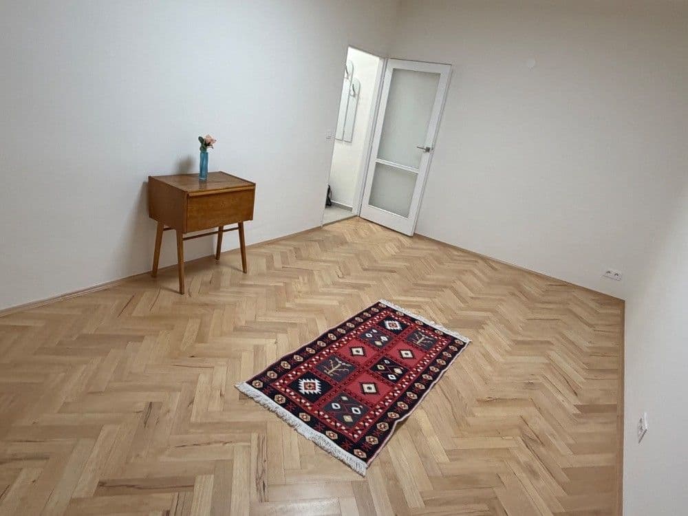 Pronájem bytu 2+1 55 m², náměstí Svatopluka Čecha, Praha, Praha Pronájem bytu 2+1 55 m², náměstí Svatopluka Čecha, Praha, Praha