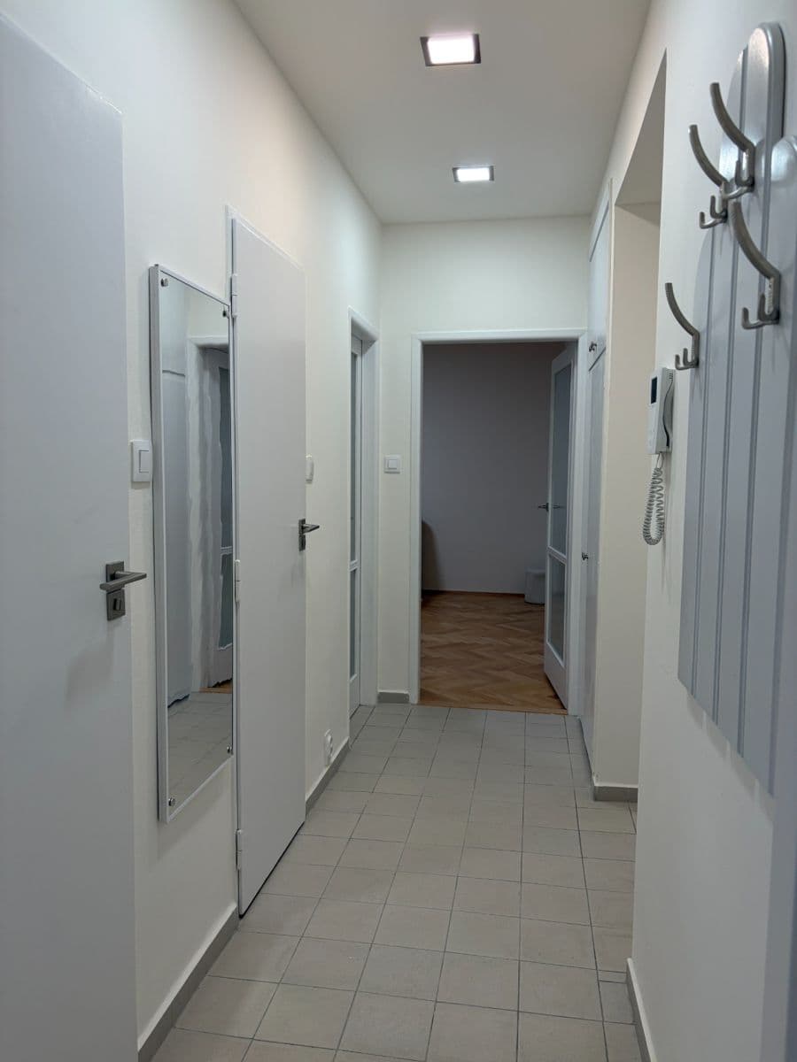 Pronájem bytu 2+1 55 m², náměstí Svatopluka Čecha, Praha, Praha Pronájem bytu 2+1 55 m², náměstí Svatopluka Čecha, Praha, Praha