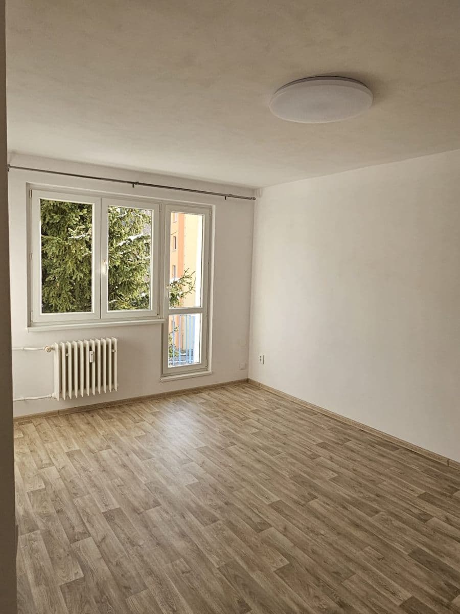 Pronájem bytu 1+1 50 m², Stará cesta, Vsetín, Zlínský kraj Pronájem bytu 1+1 50 m², Stará cesta, Vsetín, Zlínský kraj
