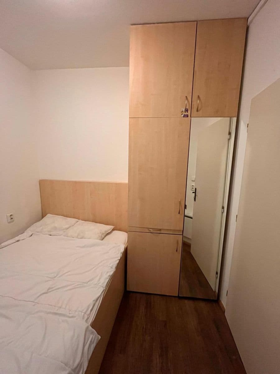 Pronájem nebytového prostoru 25 m², Na Hutích, Praha, Praha Pronájem nebytového prostoru 25 m², Na Hutích, Praha, Praha