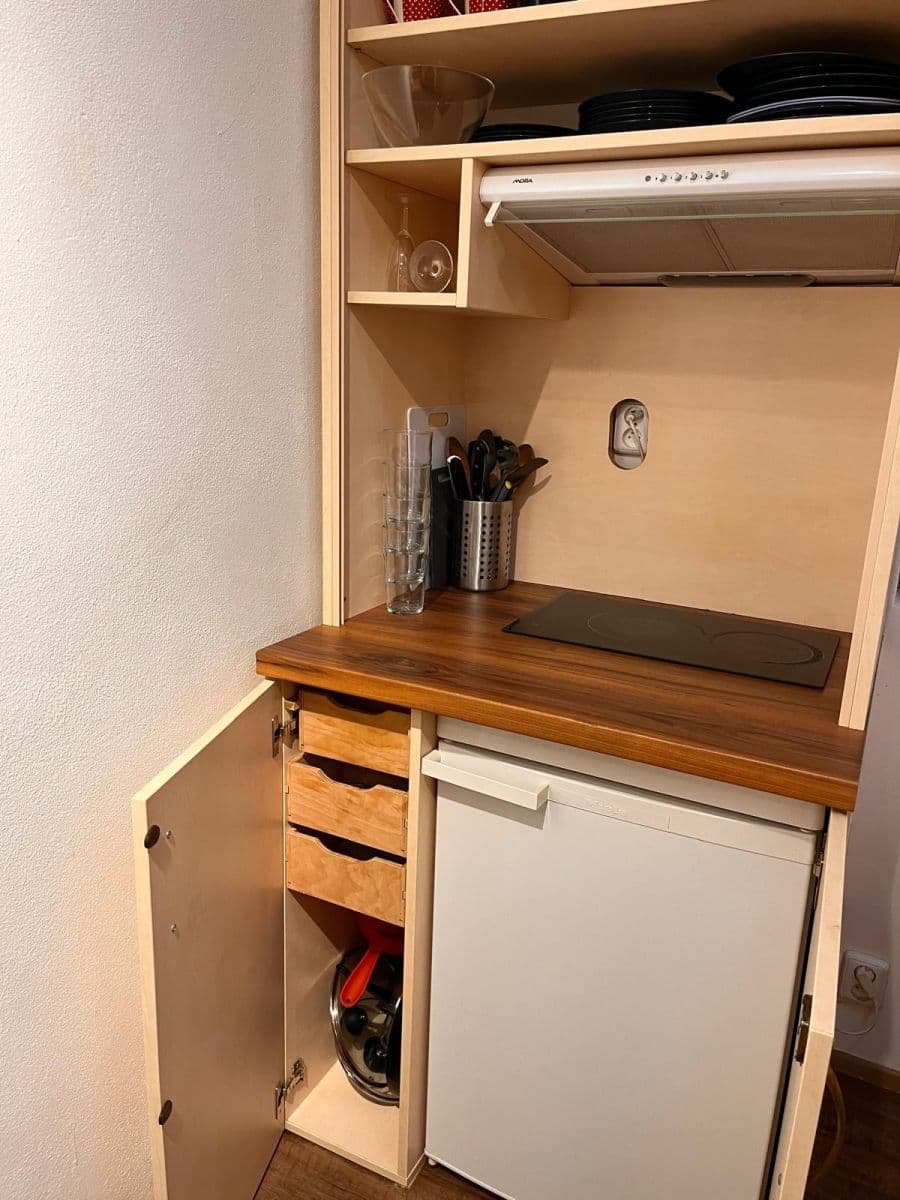 Pronájem nebytového prostoru 25 m², Na Hutích, Praha, Praha Pronájem nebytového prostoru 25 m², Na Hutích, Praha, Praha