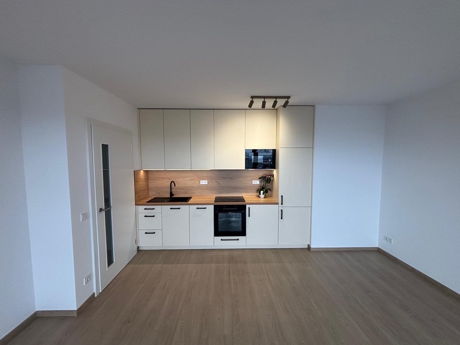 Pronájem bytu 1+kk 34 m², Tupolevova, Praha, Praha Pronájem bytu 1+kk 34 m², Tupolevova, Praha, Praha