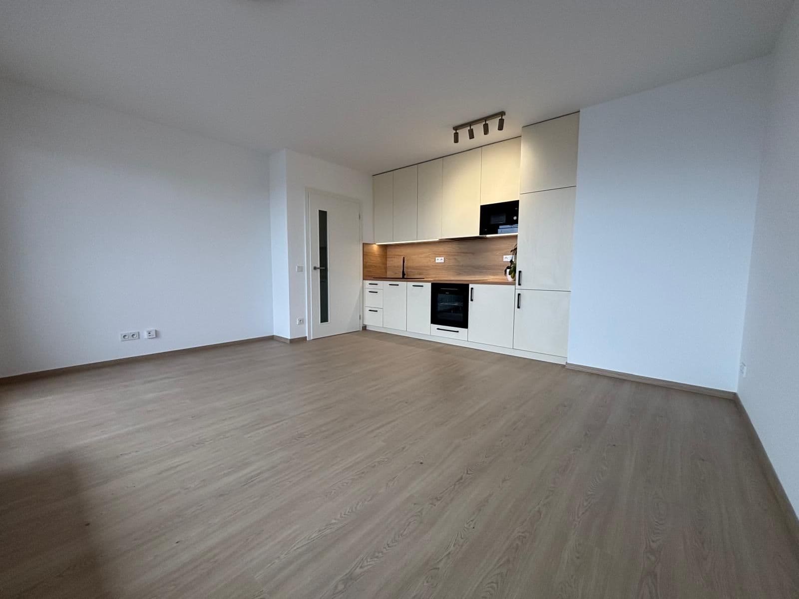 Pronájem bytu 1+kk 34 m², Tupolevova, Praha, Praha Pronájem bytu 1+kk 34 m², Tupolevova, Praha, Praha