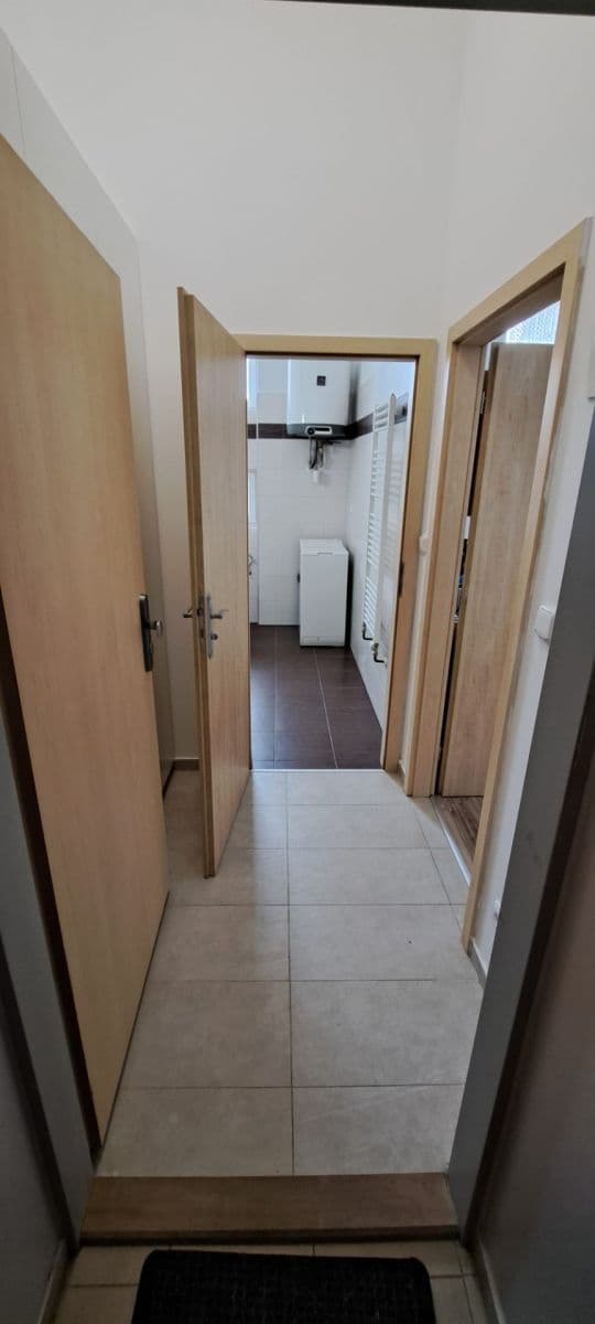 Pronájem bytu 1+kk 30 m², Týnec nad Sázavou, Středočeský kraj Pronájem bytu 1+kk 30 m², Týnec nad Sázavou, Středočeský kraj