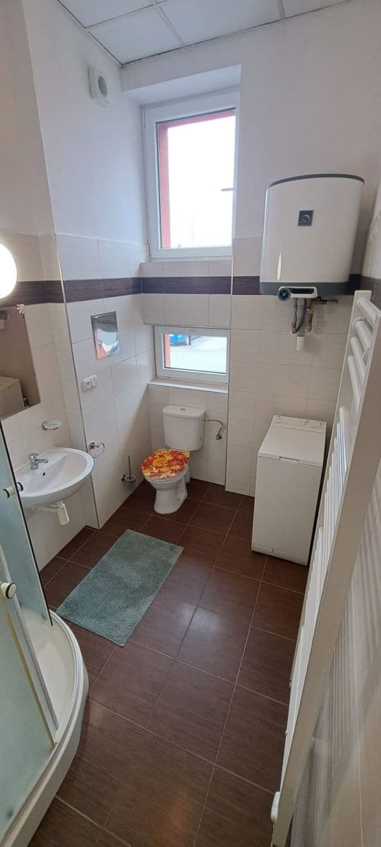 Pronájem bytu 1+kk 30 m², Týnec nad Sázavou, Středočeský kraj Pronájem bytu 1+kk 30 m², Týnec nad Sázavou, Středočeský kraj