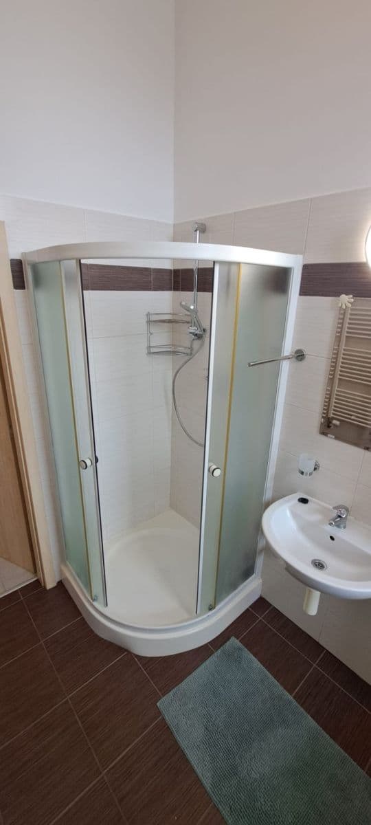 Pronájem bytu 1+kk 30 m², Týnec nad Sázavou, Středočeský kraj Pronájem bytu 1+kk 30 m², Týnec nad Sázavou, Středočeský kraj