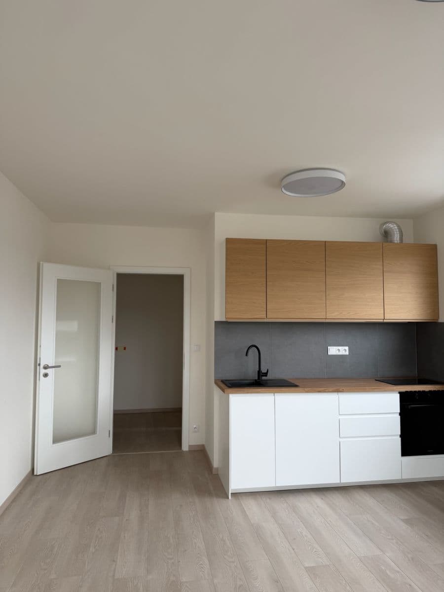 Pronájem bytu 1+kk 32 m², Bukačova, Praha, Praha Pronájem bytu 1+kk 32 m², Bukačova, Praha, Praha