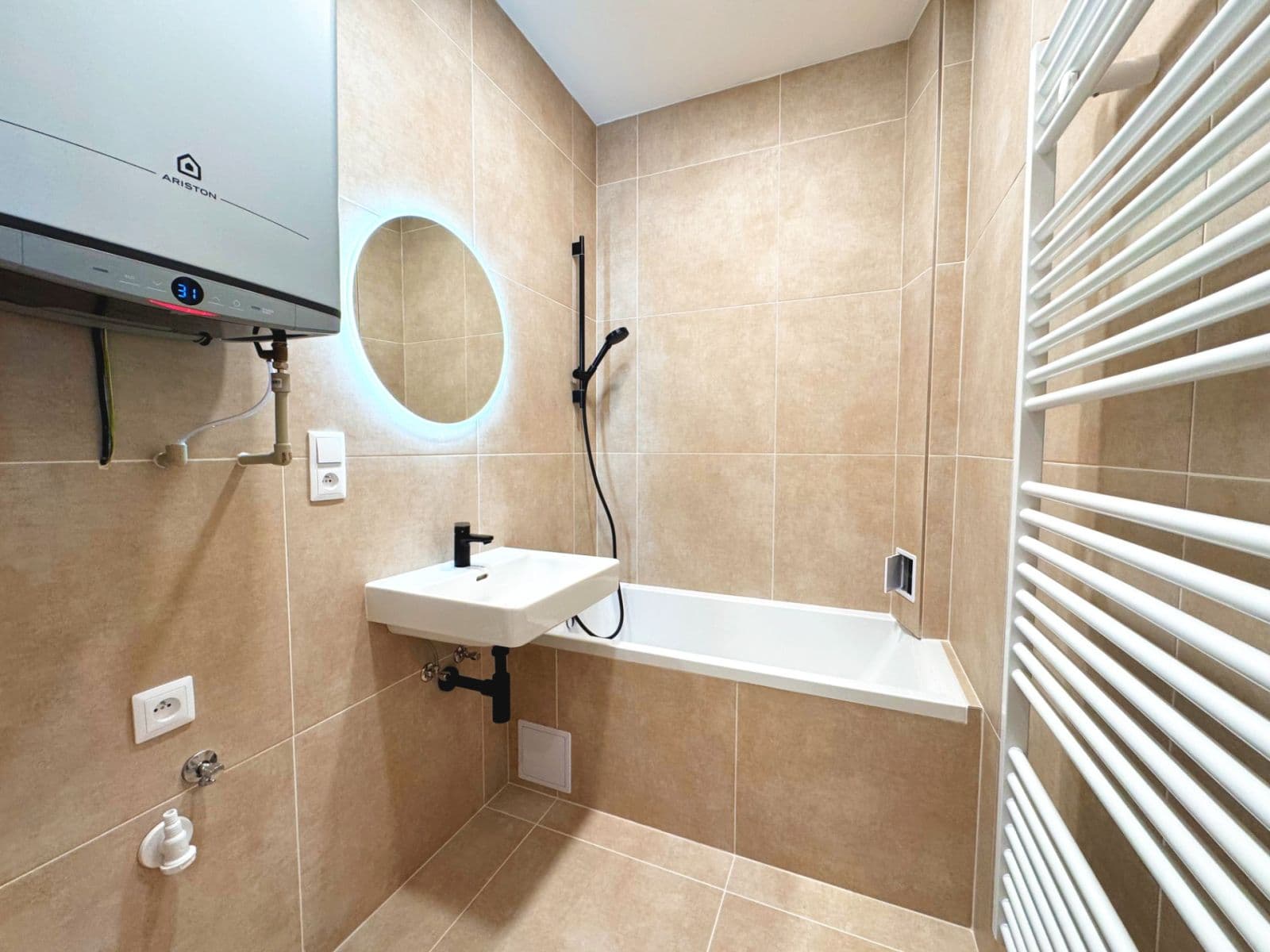 Prodej bytu 2+kk 45 m², 5. května, Praha, Praha Prodej bytu 2+kk 45 m², 5. května, Praha, Praha