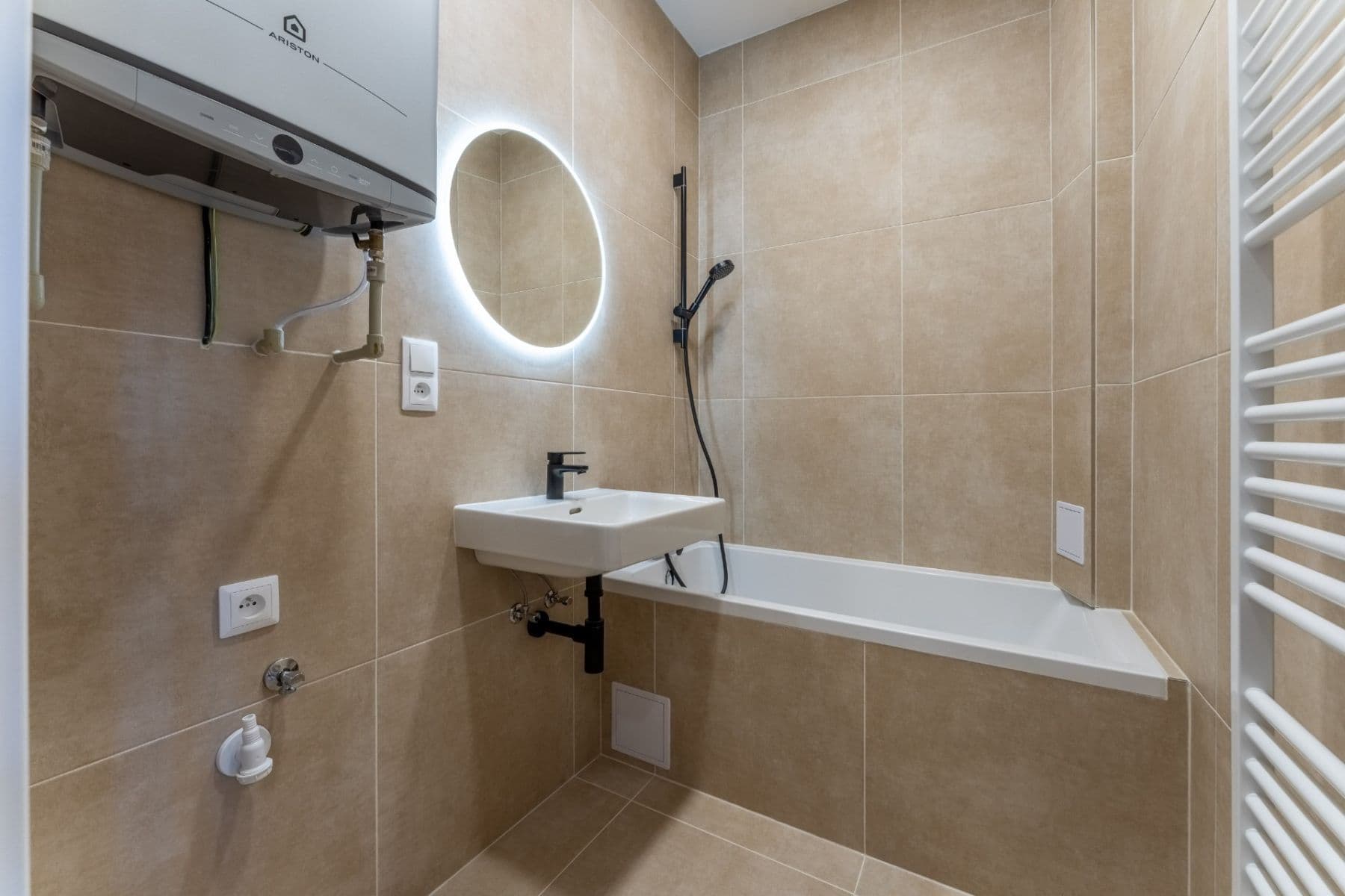 Prodej bytu 2+kk 45 m², 5. května, Praha, Praha Prodej bytu 2+kk 45 m², 5. května, Praha, Praha